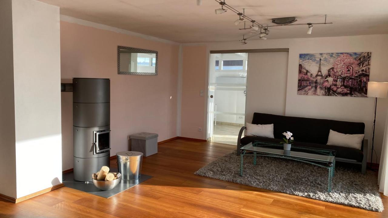 Fewo Luxus Wohnung Im Eigenen Ferienhaus, 120 Qm, Naehe Regensburg Mit Balkon, Terrasse & Garten, Gute Zuganbindung Laber Dış mekan fotoğraf