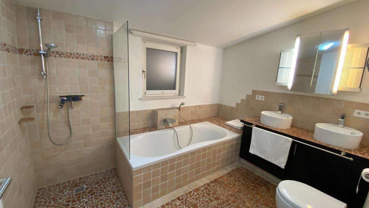 Fewo Luxus Wohnung Im Eigenen Ferienhaus, 120 Qm, Naehe Regensburg Mit Balkon, Terrasse & Garten, Gute Zuganbindung Laber Dış mekan fotoğraf